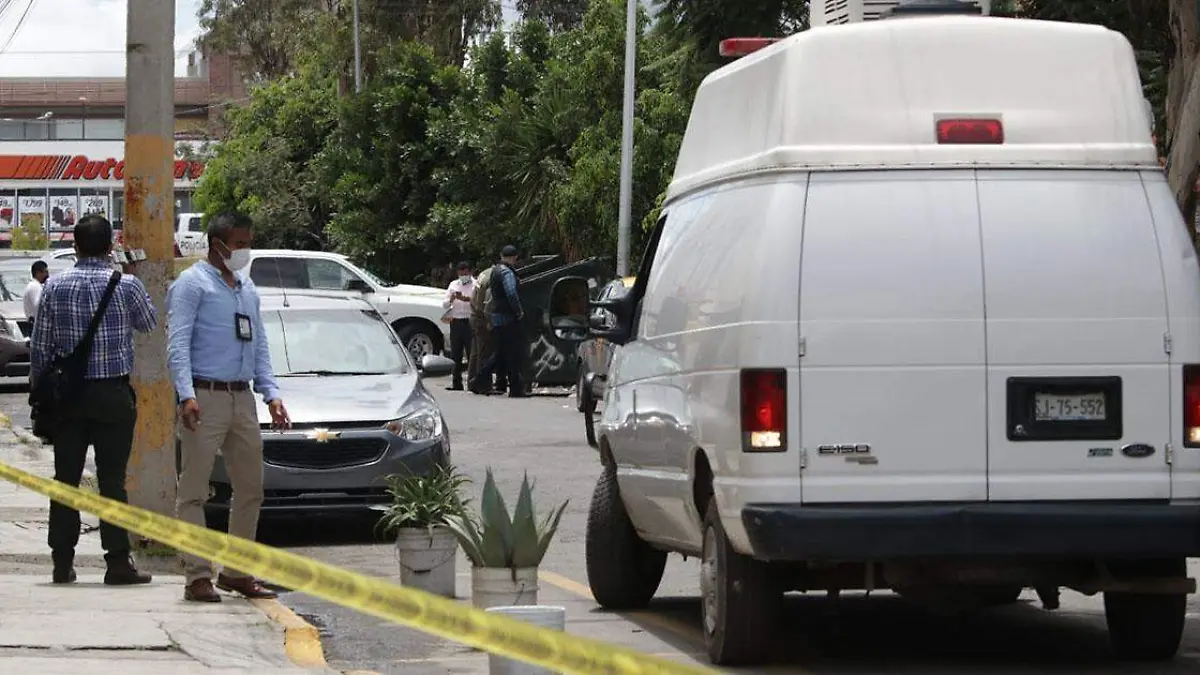 Un cuerpo ensillonado fue hallado esta tarde por una pepenadora en calles de la unidad habitacional de Loma Bella